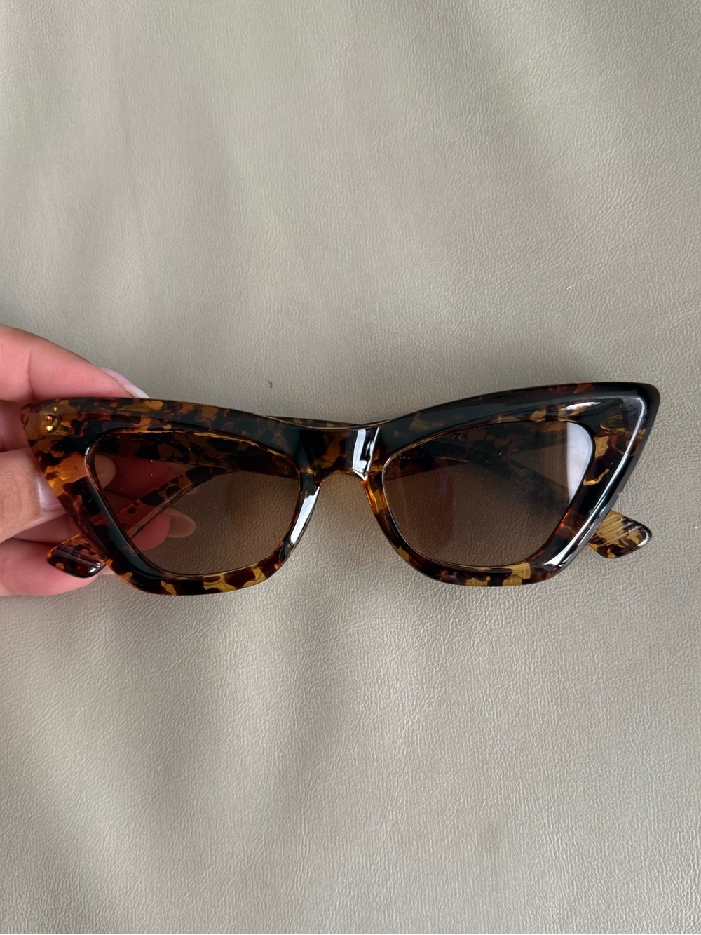 Tortoiseshell Cat eye Sunglasses - Brown Tortoise